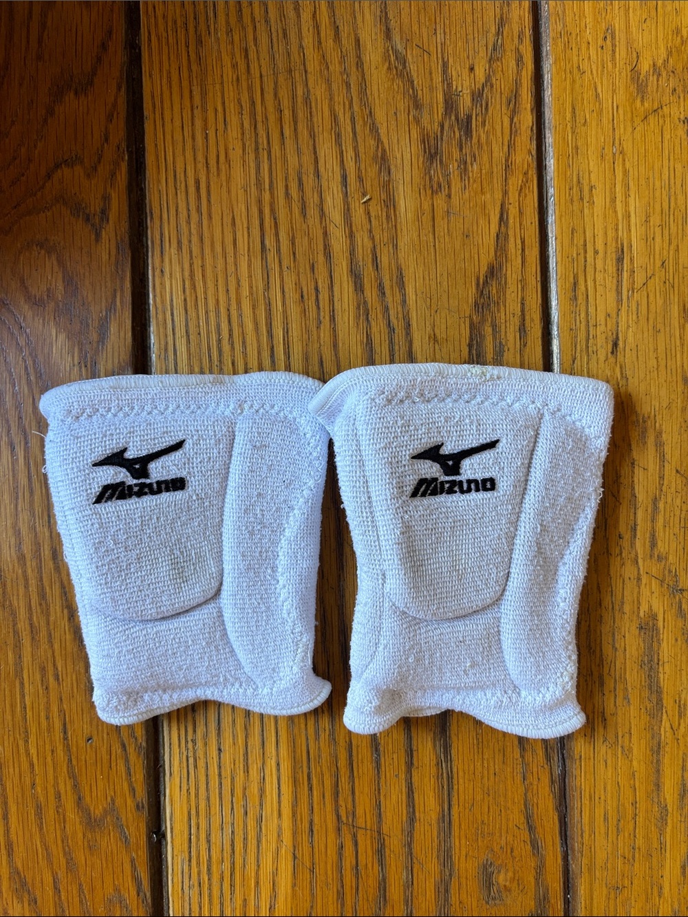 Mizuno Size M volleyball knee pads